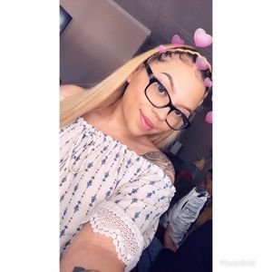 Meet your Posher, Corina